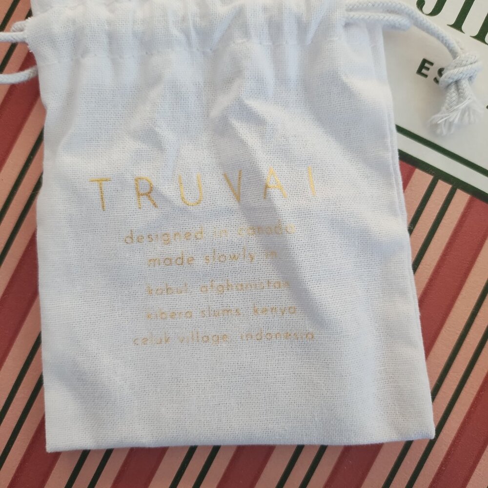 NWT  TRUVAI Margo Cuff from the winter 2025 Jilly Box - Picture 2 of 6